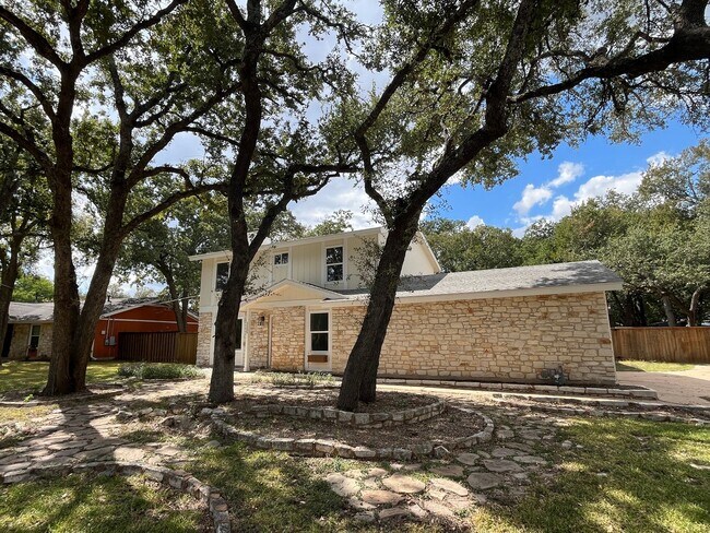 Photo - JUST RENOVATED 4/2.5 IN GREAT LEANDER LOCA...