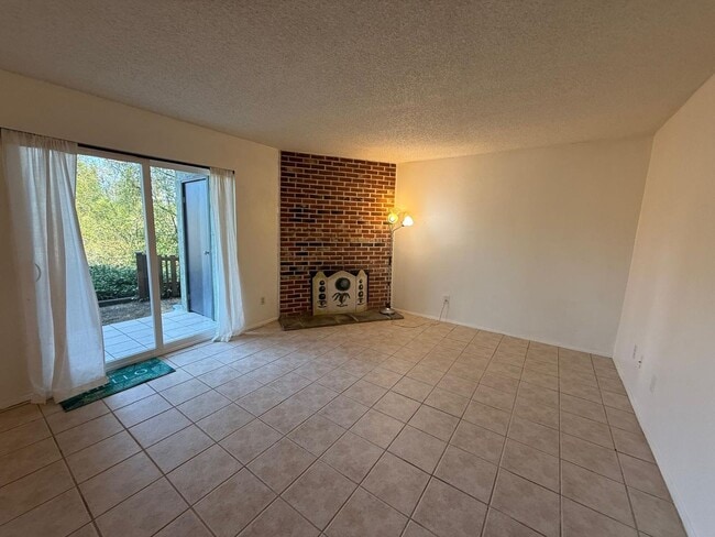 Photo - 2 Bedroom 2 Bathroom Sits Right on the Sho...