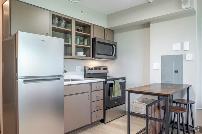 Studio, 1BA - 322SF - Kitchen