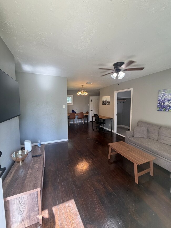 9506 Sierra Dr