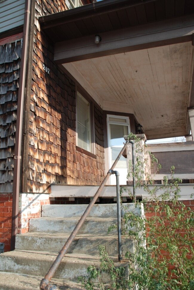207 Scammel St Unit 2