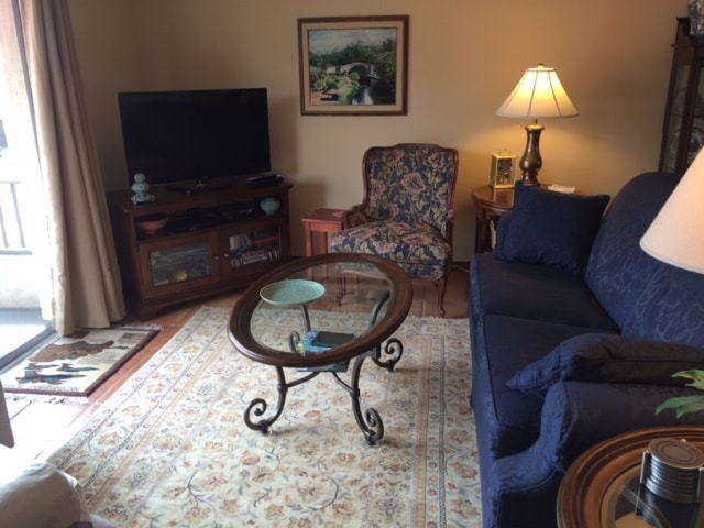 Living room - 2512 Clairemont Dr Unit 216
