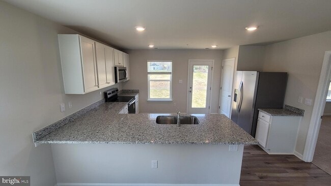 Photo - 102 Sycamore Ln