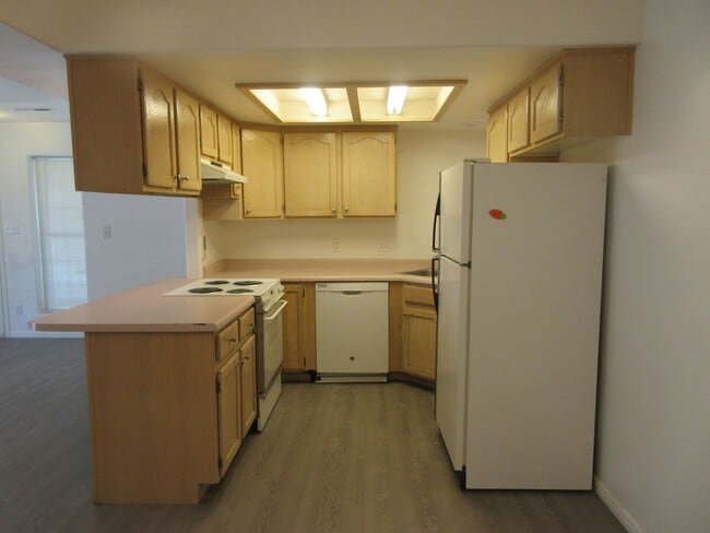 Photo - **Move-In Bonus!** 3 bed, 2 bath Twin Home