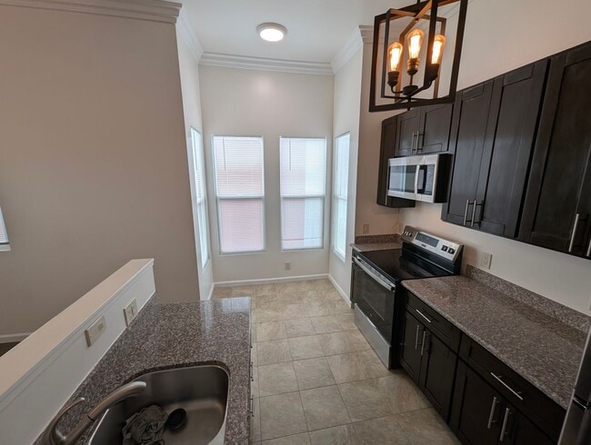 Building Photo - 3633-3635 MLK Unit 3633A