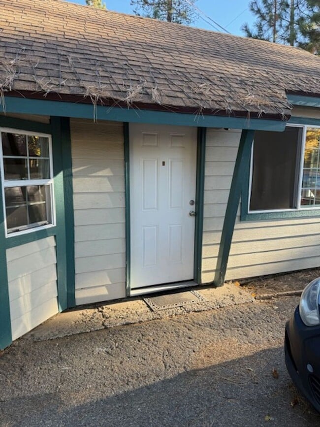 Building Photo - 909 Rubicon Trail Unit 1