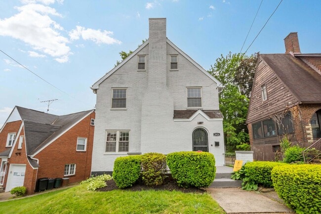 Photo - Stunning 5 bedroom home in McKeesport available July 1!