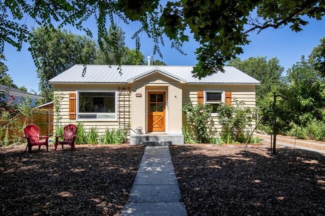 2 Bedroom Cottage in the North End with to... - 2 Bedroom Cottage in the North End with to... Casa