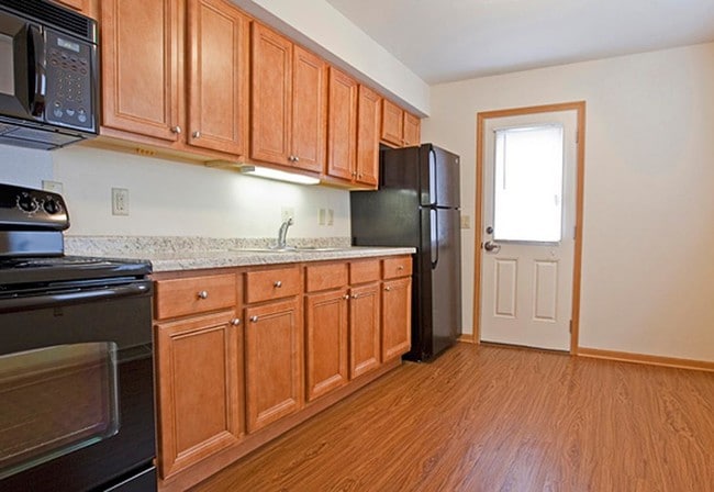 Hillcrest Apartments