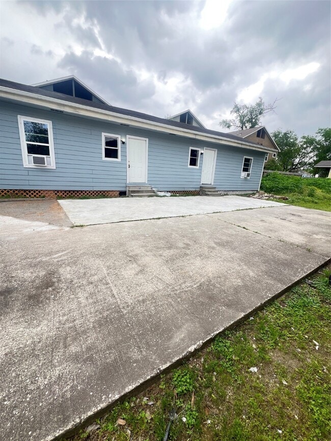 Building Photo - 8608 Prairie View Dr Rental