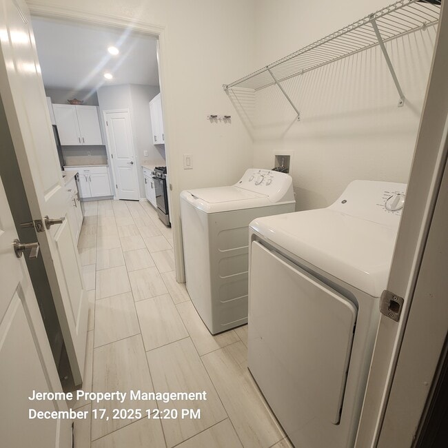 Photo - 2546 Leonia Ln