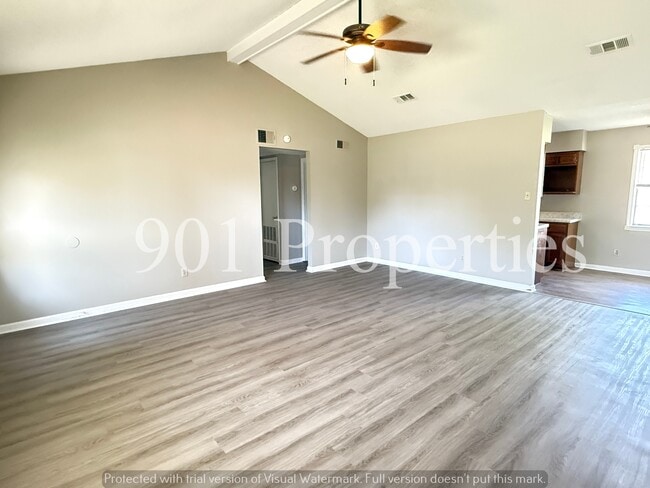 Photo - 383 Colonial Dr