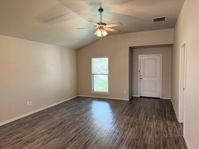 Photo - 2120 N Texas Ave