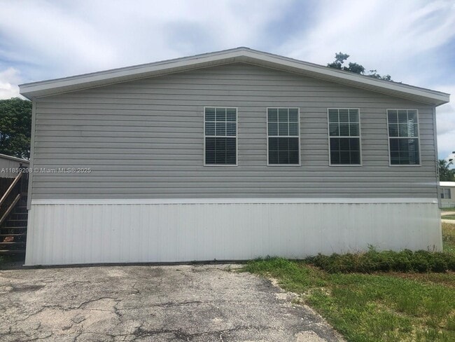 Building Photo - 22884 Dolphin Rd Rental