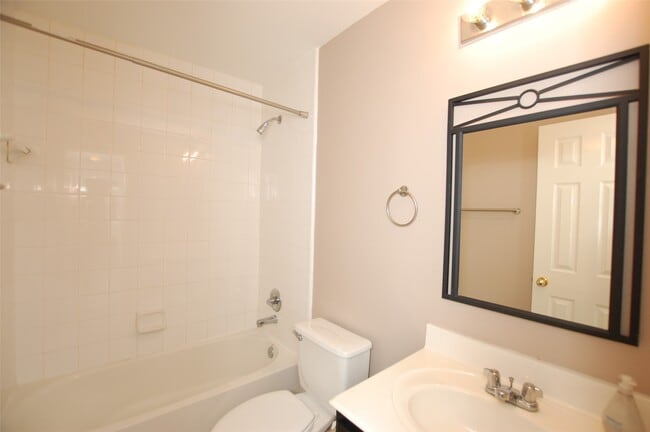 Building Photo - 4711 Buescher Ct