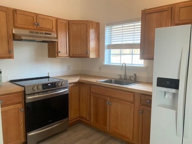 Building Photo - 135 Grayton Village Rd Unit B