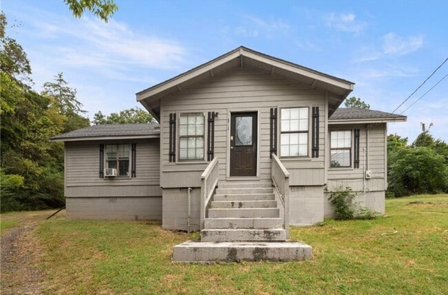 Building Photo - $1500 move-in special