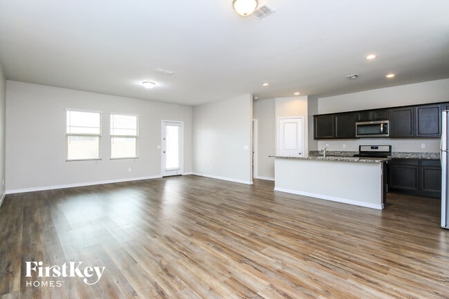 Photo - 398 W Powell Dr