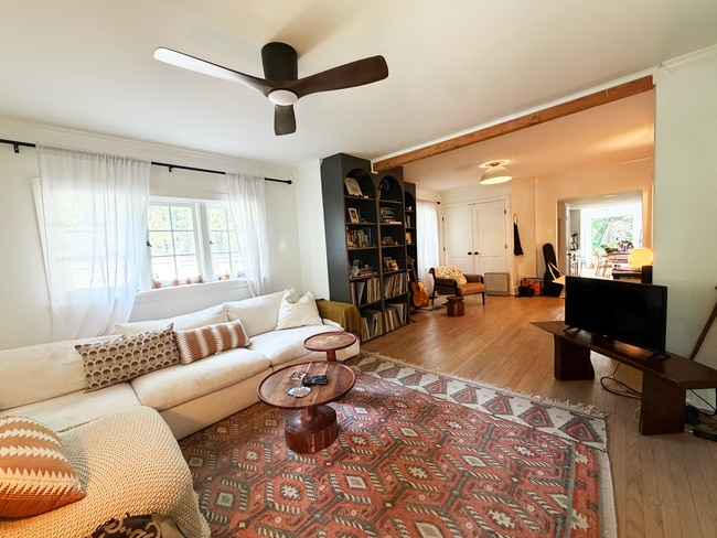 Recently renovated living room - 324 Maple Ave