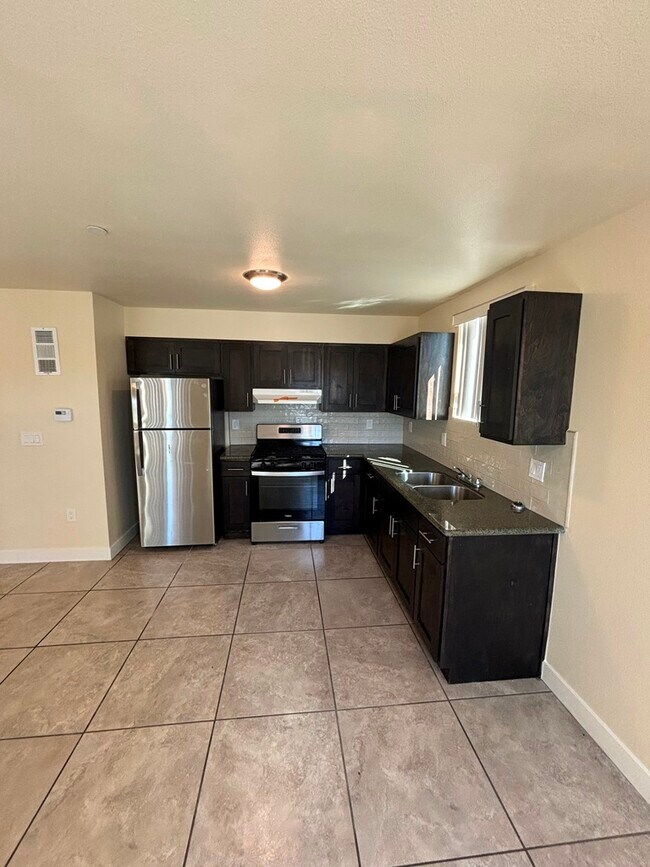 Photo - 123 1/2 E 88th St