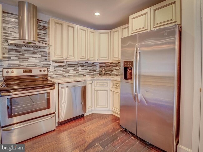 Photo - 10108 Lomond Dr Unit Main