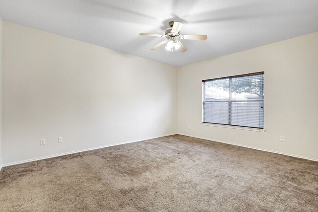 Photo - 10410 Weser Ln