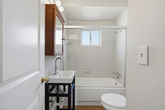 Photo - 1301 E Muir Ave