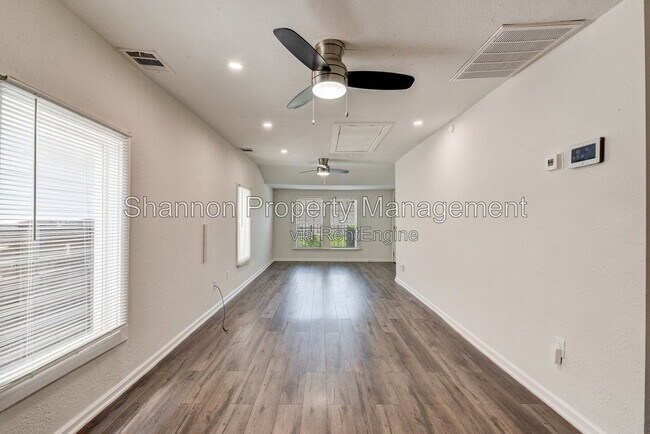 Photo - 100 E 33rd St