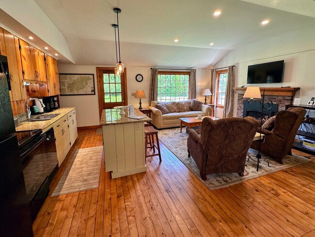 Building Photo - 36 Ginger Bread Rd Unit ID1248476P Rental