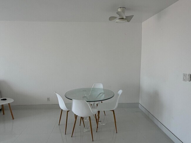 Photo - 3000 Riomar St Unit 703