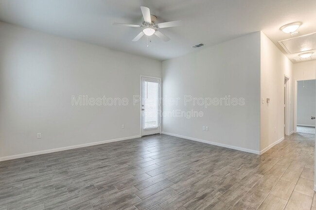 Photo - 2405 N Hickory St