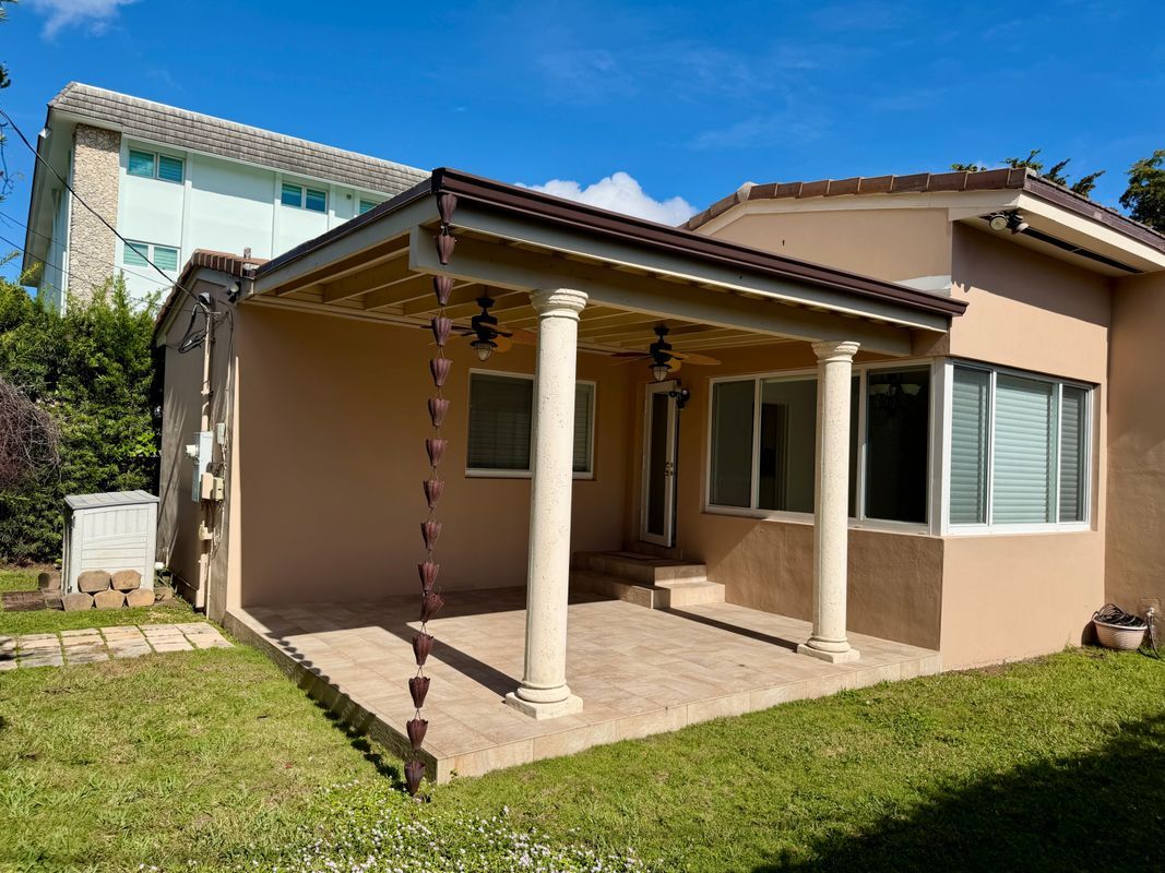 Photo - 814 Capri St