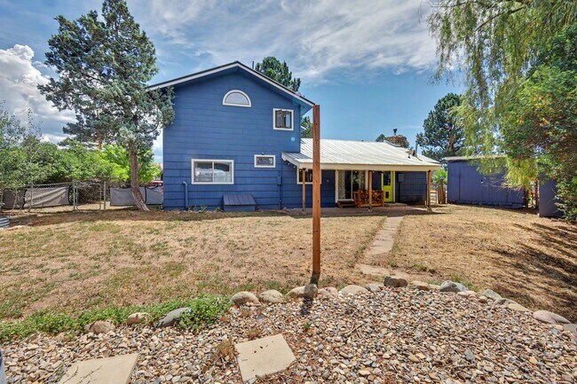 305 Mesa Dr