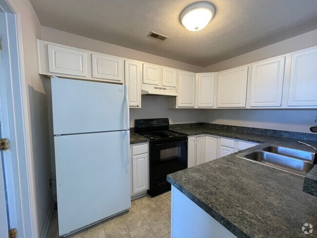 Building Photo - 288/290 April way Unit 288 april way Rental