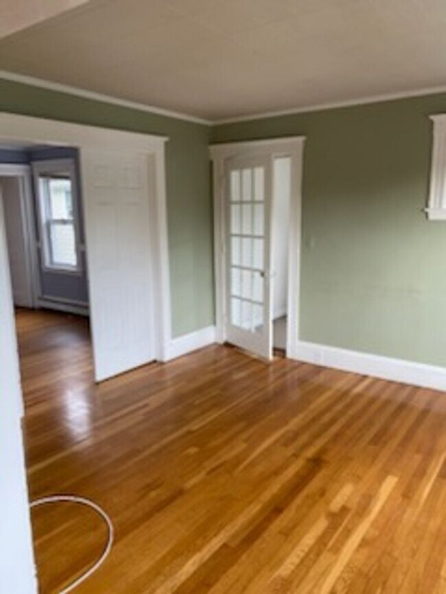 Photo - Lovely Brighton 4-bed, 2-bath Townhouse Near BC