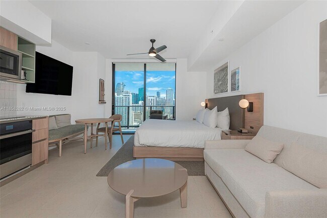 Photo - 159 NE 6th St Unidad 2512
