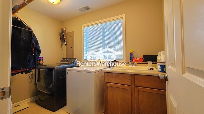 Photo - 319 4th St N