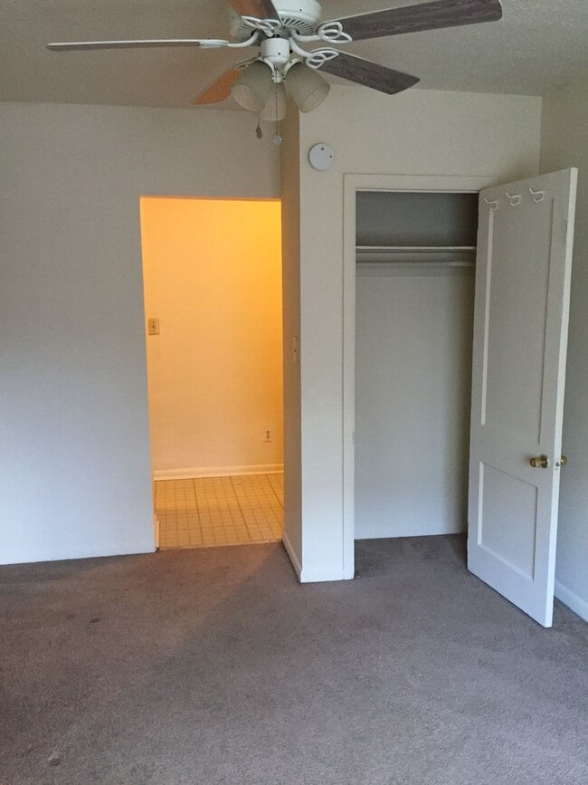 Photo - Telford 3405