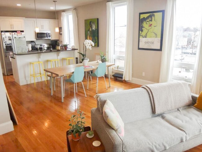 Photo - 168 Hampshire St Unit 3B