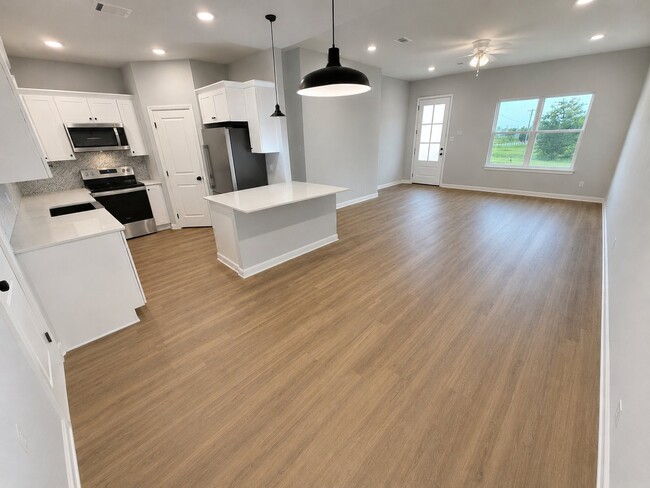 Photo - 127 Wells St