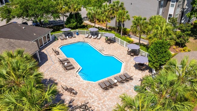 Building Photo - The Enclave at Huntington Woods Rental