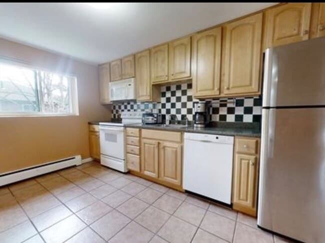 Building Photo - 50 Bryon Rd Unit 6