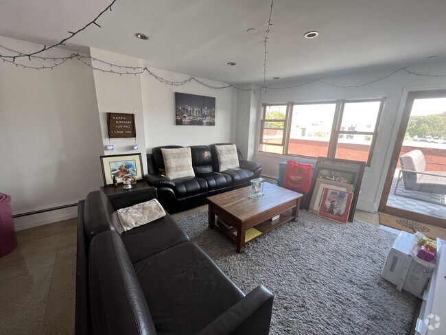 Building Photo - 4304 Newtown Rd Rental