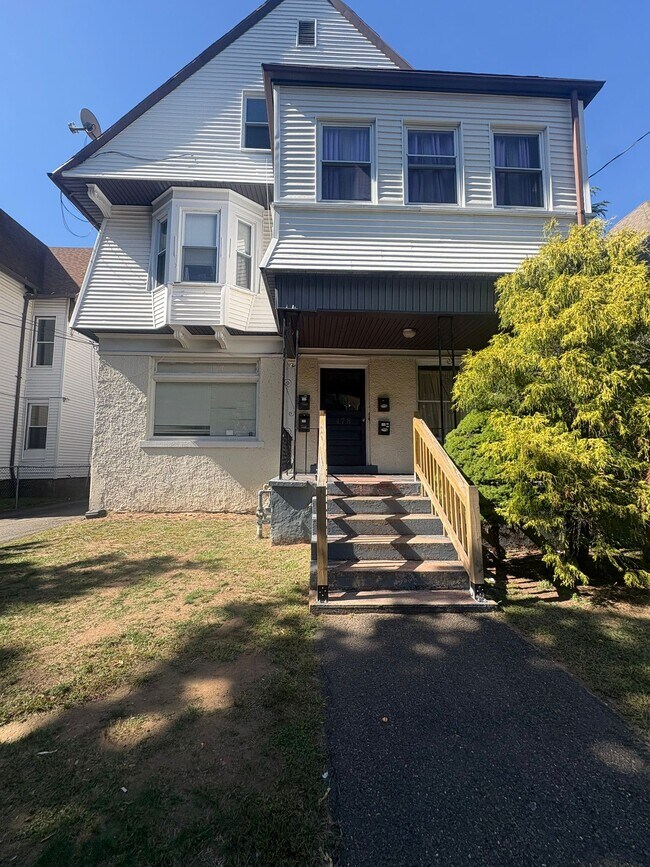 Photo - 478 Winthrop Ave Unit 3