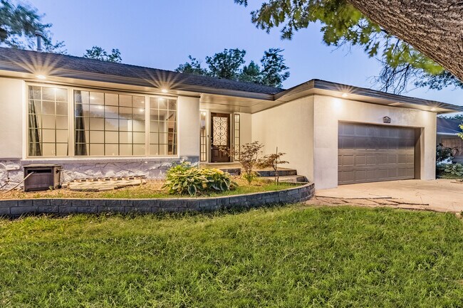 Photo - 1906 Dorchester Dr