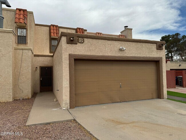 Photo - 1587 Bengal Dr