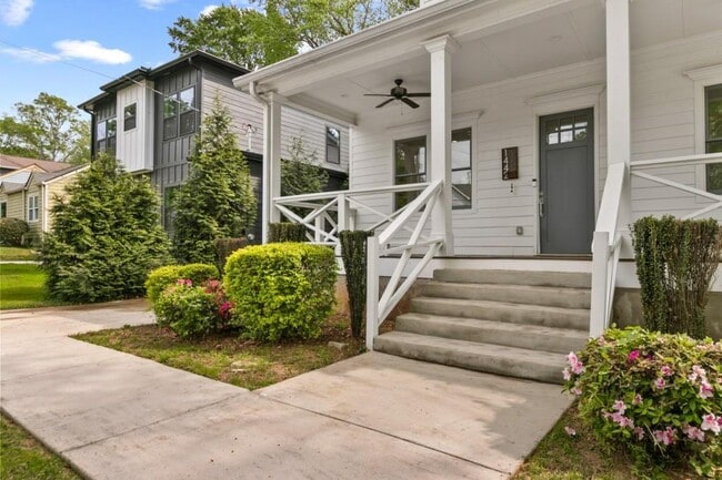 Photo - 1442 Mercer Ave