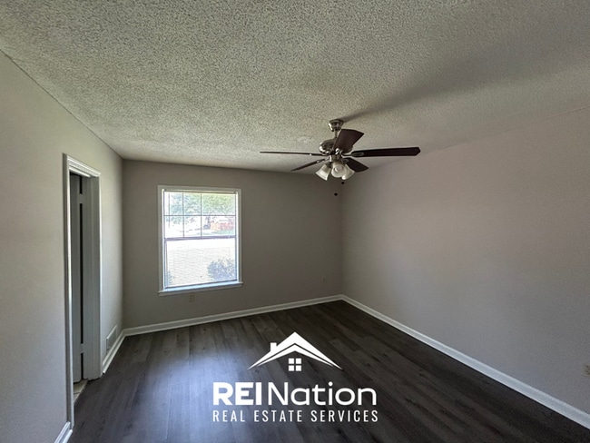 Photo - 3BR/2BA Memphis Rental with Attached 2-Car Garage & Hardwood Flooring