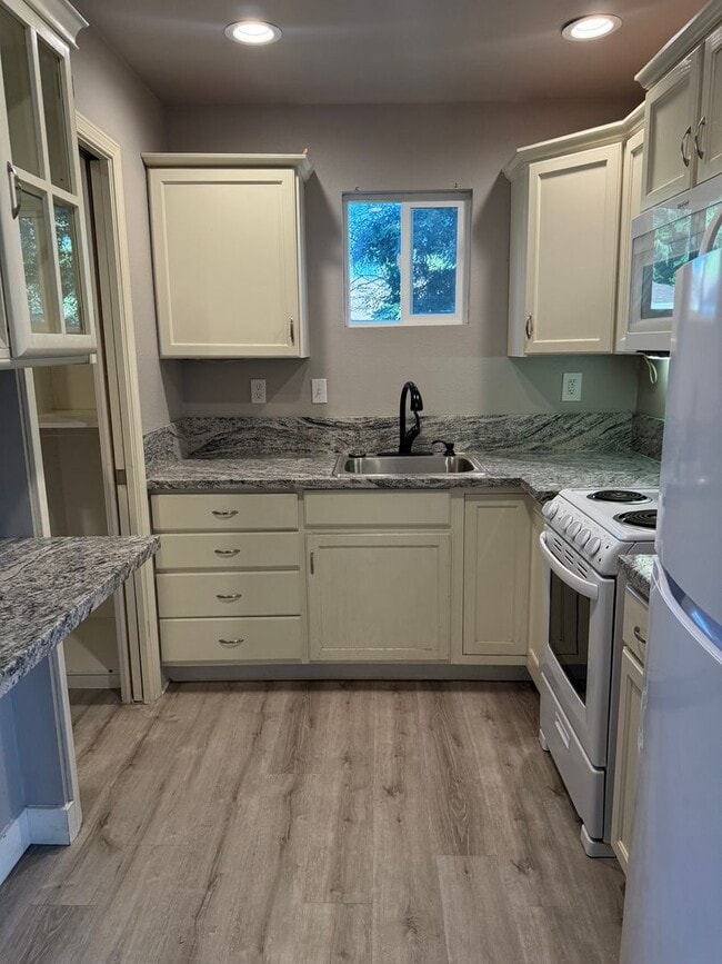 Photo - Beautiful single family home in peaceful Granite Bay, huge yard and upgrades!!