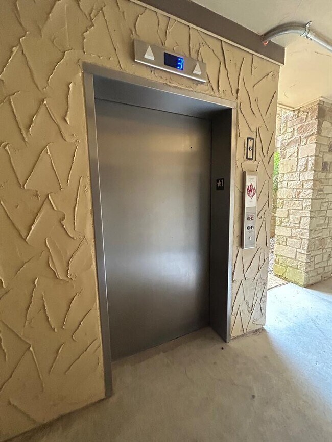 Photo - 6608 Lantern View Dr Unit 202